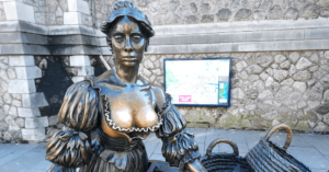 Molly Malone statue Dublin